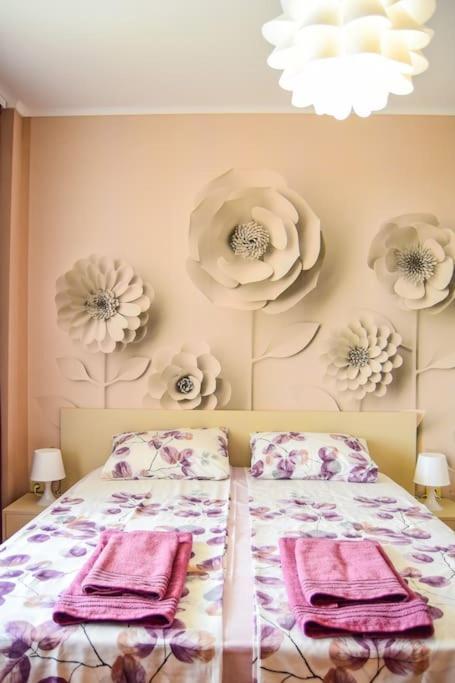 Charming Sunny Apartment+Swimming Pool Saints Constantine and Helena Exterior foto
